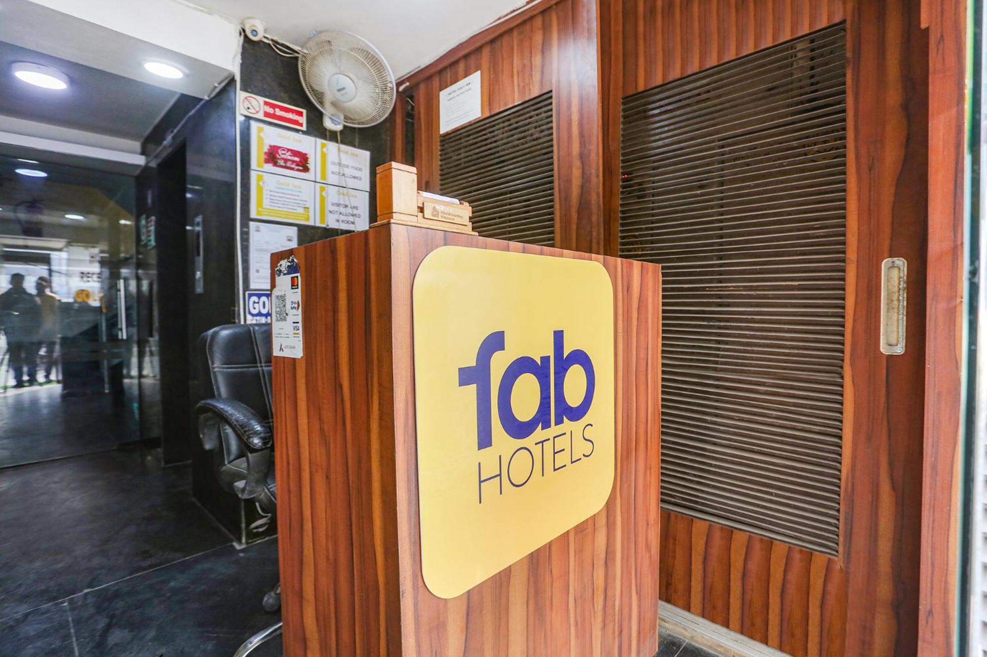 Fabhotel Gold Inn Janakpuri Delhi  Bagian luar foto