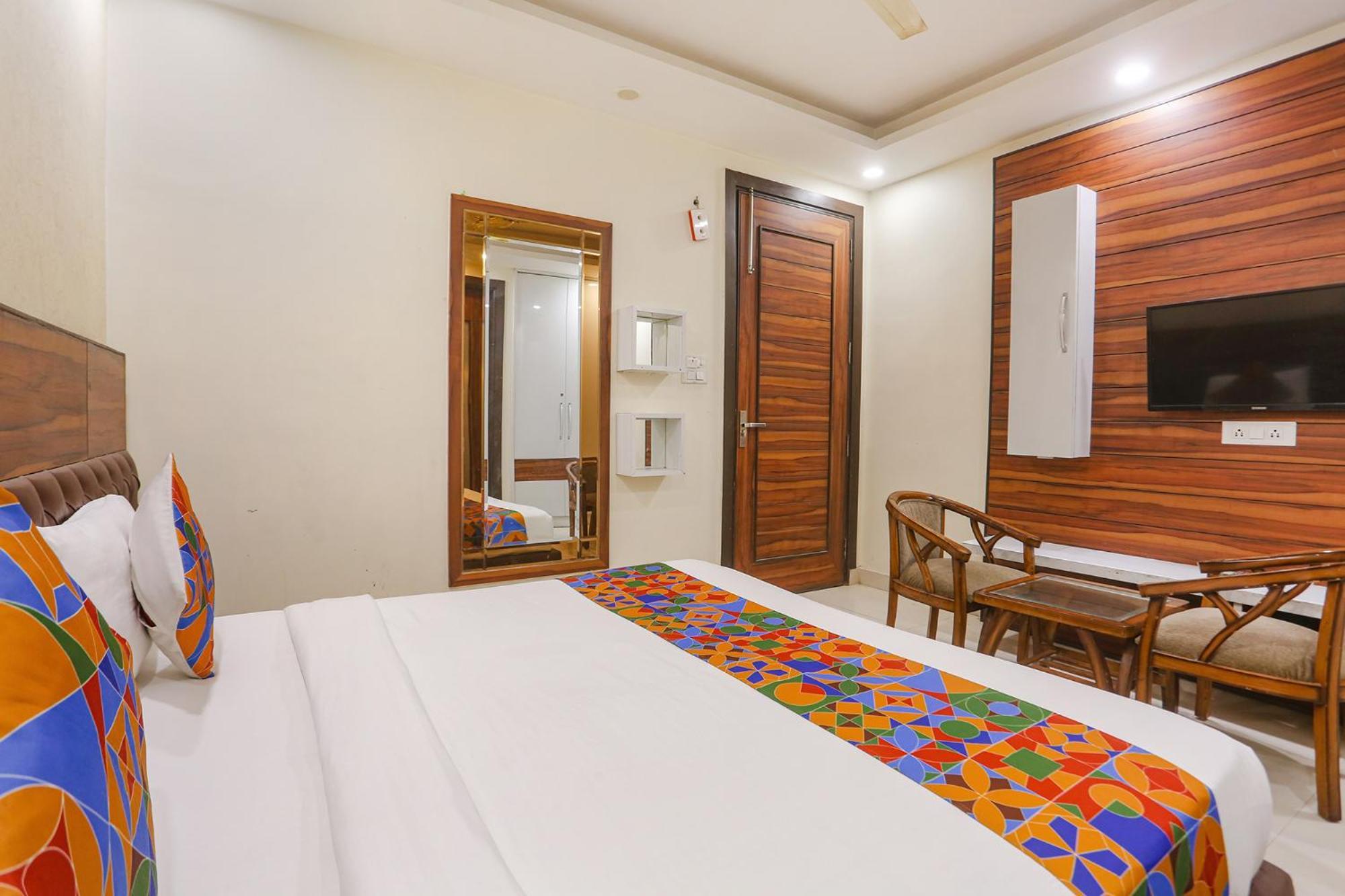 Fabhotel Gold Inn Janakpuri Delhi  Bagian luar foto