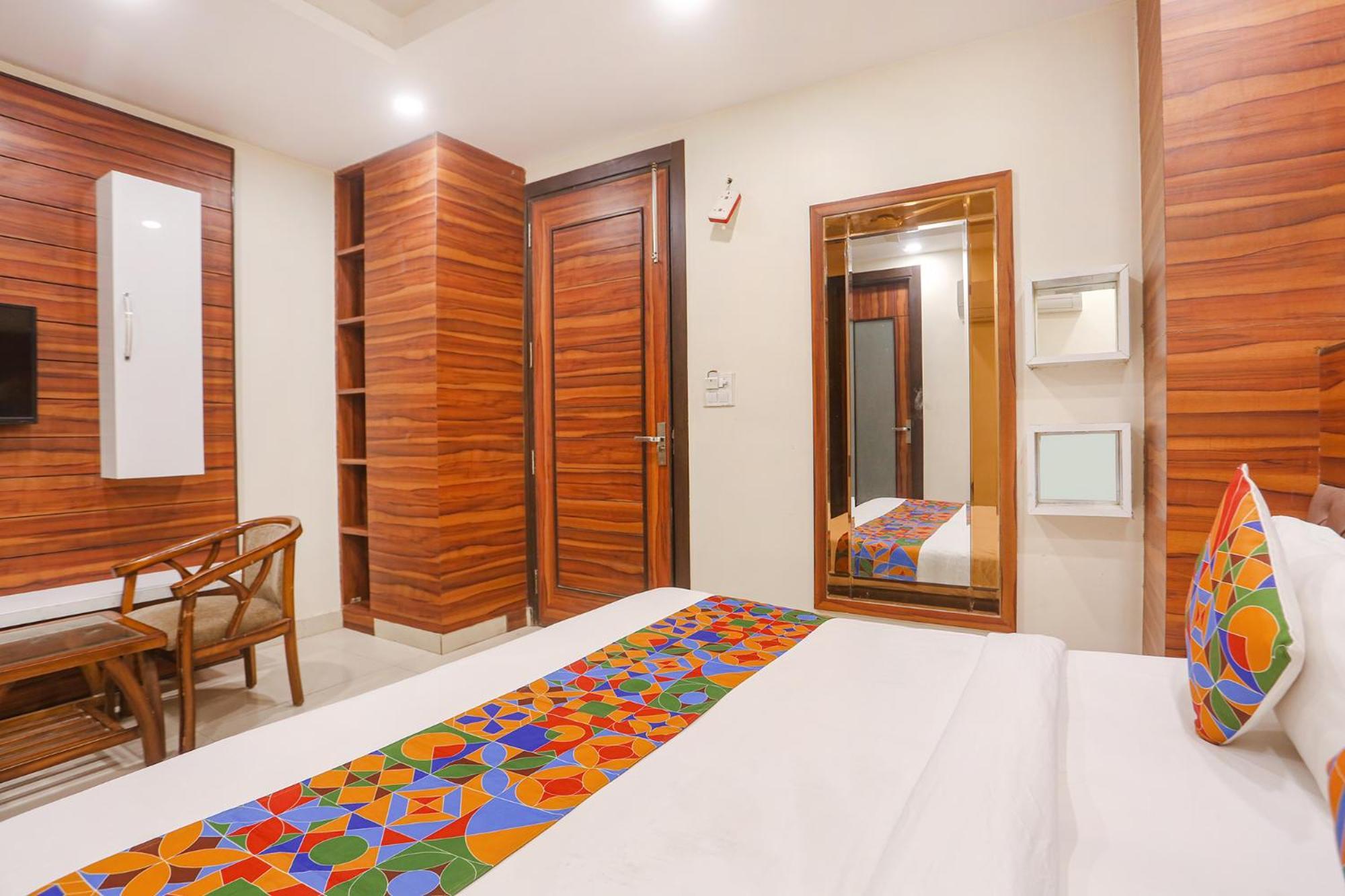 Fabhotel Gold Inn Janakpuri Delhi  Bagian luar foto
