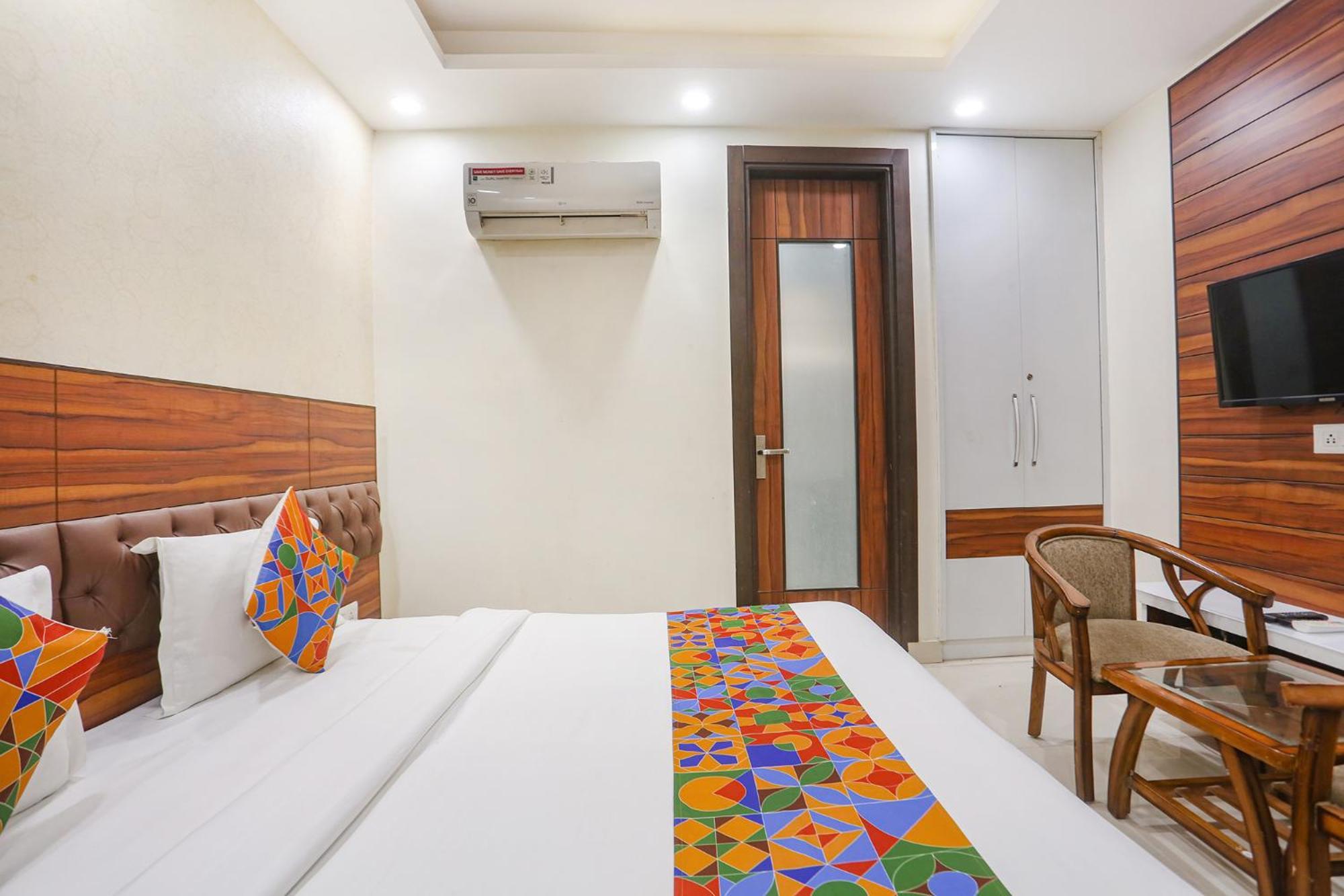 Fabhotel Gold Inn Janakpuri Delhi  Bagian luar foto